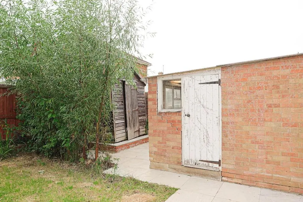 Modern 3 Bed In Cotswold Villa GLOUCESTERSHIRE 0*,  United Kingdom